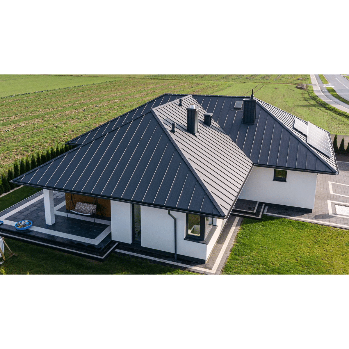 Modernes Metalldach für Wohnhaus